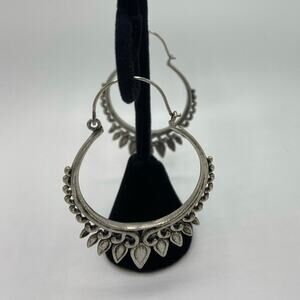 Beautiful silver tone boho earrings